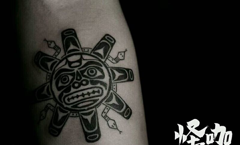 黑灰作品纹身图片_手臂欧美静物原创成品纹身图案