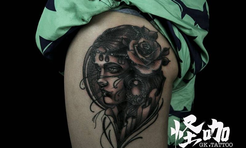 school人物纹身图片_