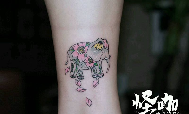 象纹身图片_脚部纹身图案