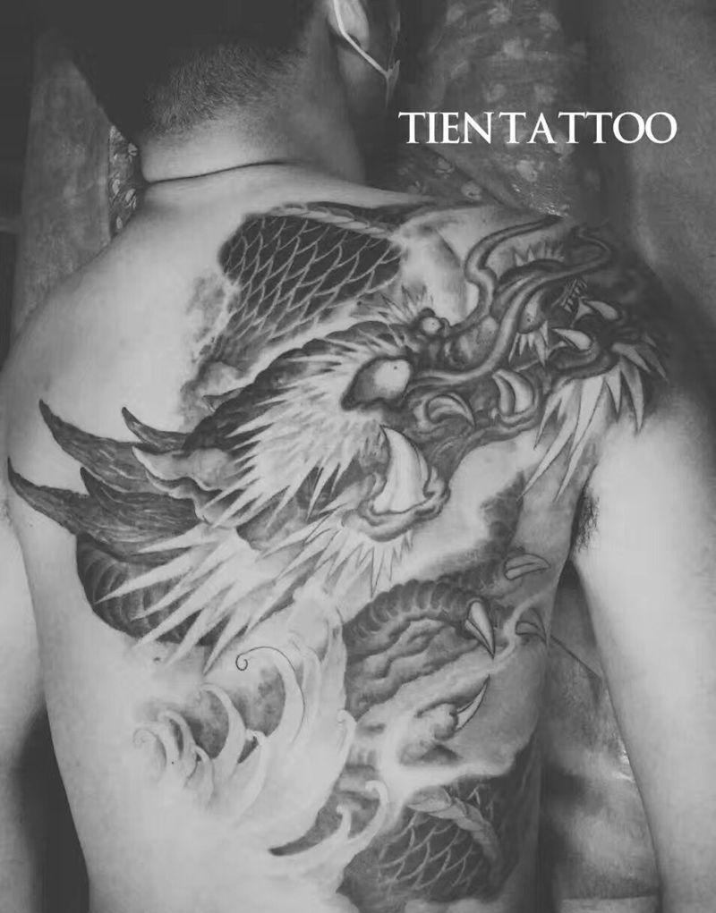 龙背纹身图片_成品背部传统国画动物原创纹身图案