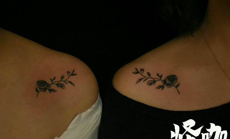 花卉纹身图片_肩部背部清新植物原创成品纹身图案