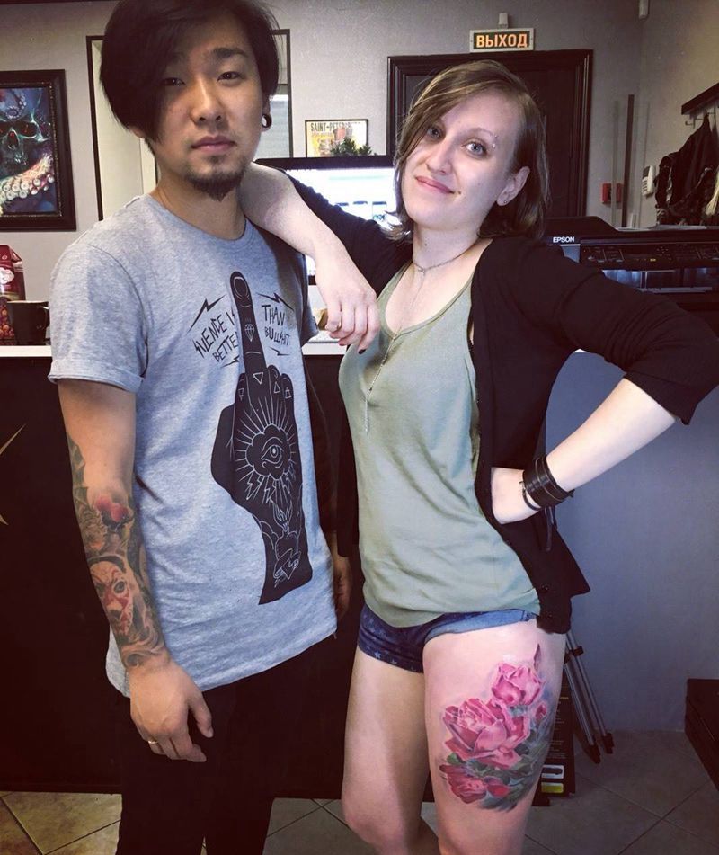 玫瑰纹身图片_腿部欧美写实成品纹身图案