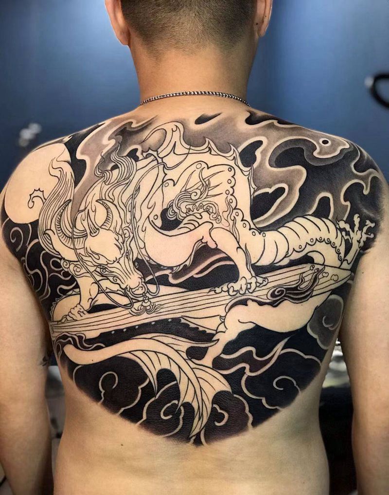 囚牛纹身图片_背部腰部老传统新传统纹身图案