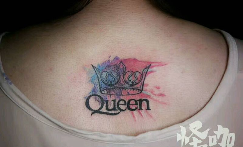 王冠纹身图片_背部欧美静物原创成品纹身图案