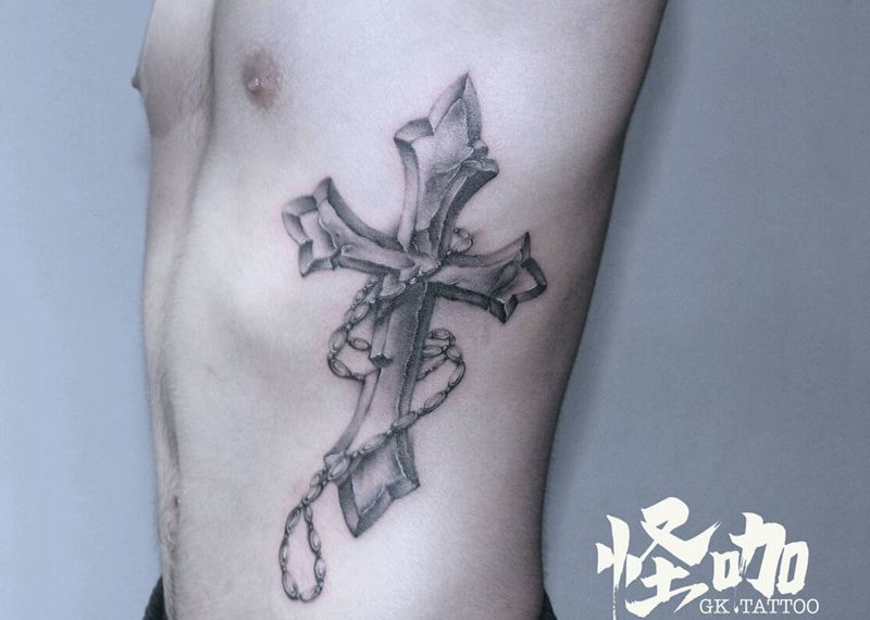 十字架纹身图片_腰部纹身图案