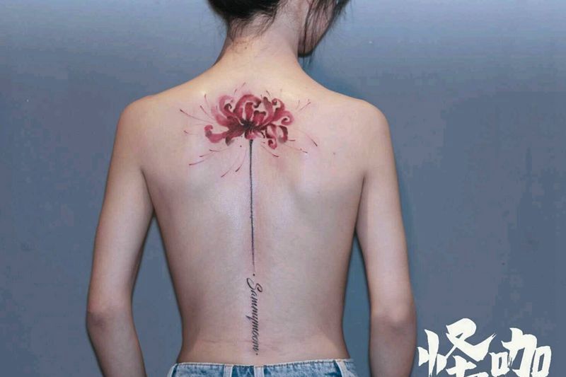 彼岸花纹身图片_背部纹身图案
