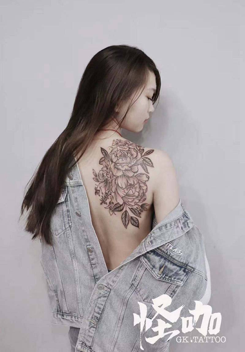 素花纹身图片_背部纹身图案