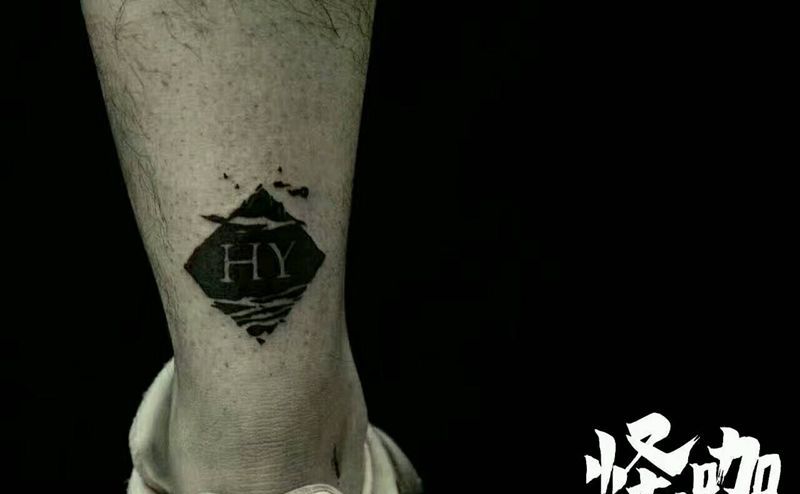 黑灰作品纹身图片_腿部脚部欧美原创成品纹身图案