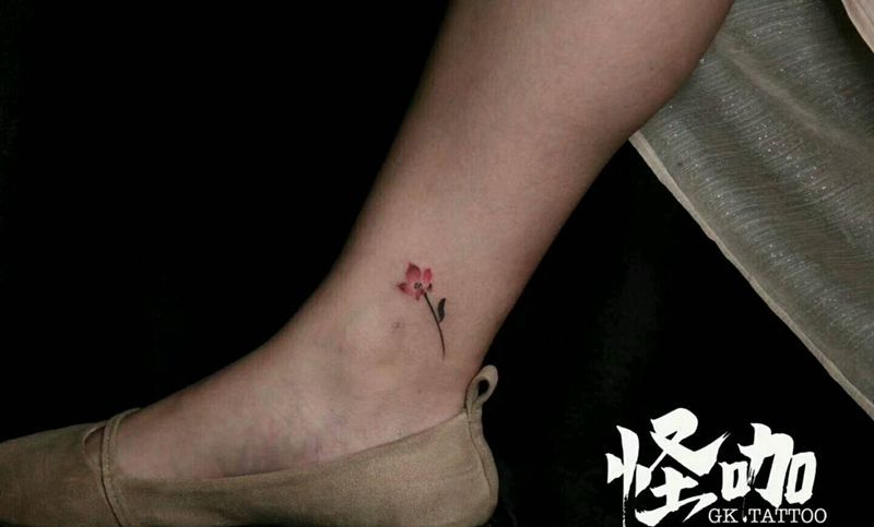 小清新纹身图片_腿部脚部清新植物原创成品纹身图案