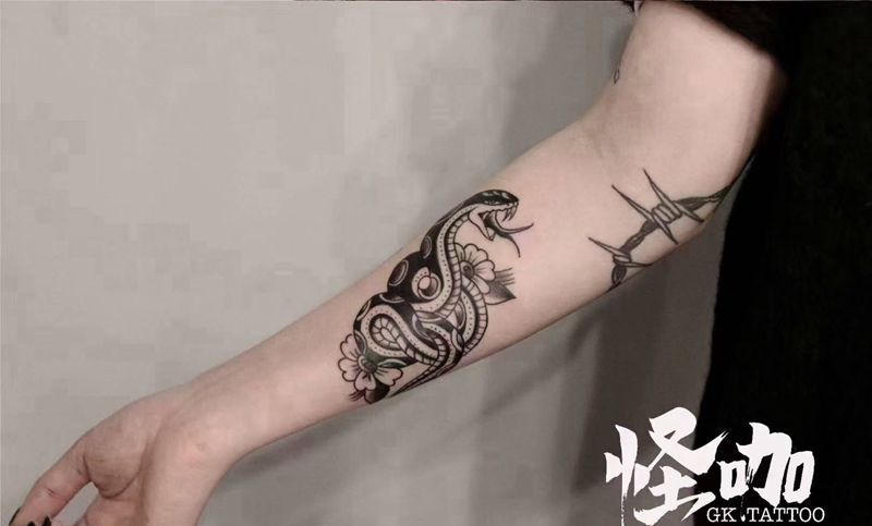 不乱于心 不困于情 不畏将来纹身图片_手臂纹身图案