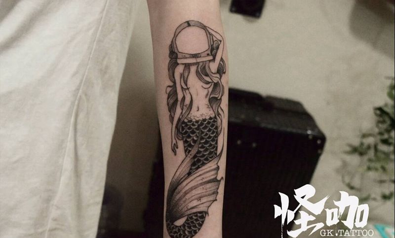 美人鱼纹身图片_手臂纹身图案