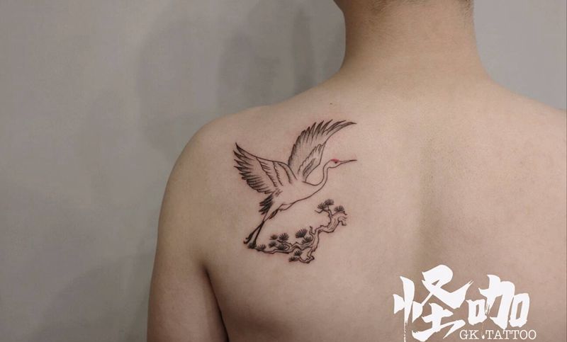 鹤纹身图片_肩部纹身图案