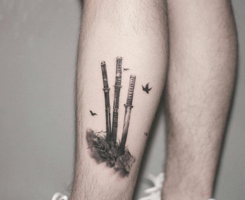 武士刀纹身图片_腿部纹身图案