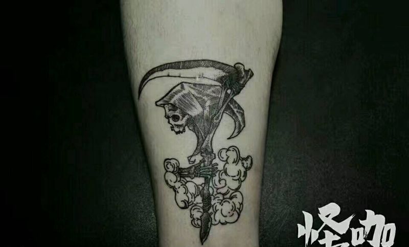 黑灰作品纹身图片_手臂欧美鬼神原创成品纹身图案