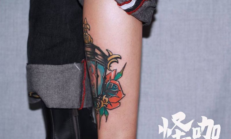 new school纹身图片_腿部New School纹身图案