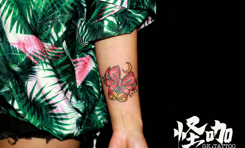 蝴蝶结纹身图片_手臂欧美静物原创成品纹身图案