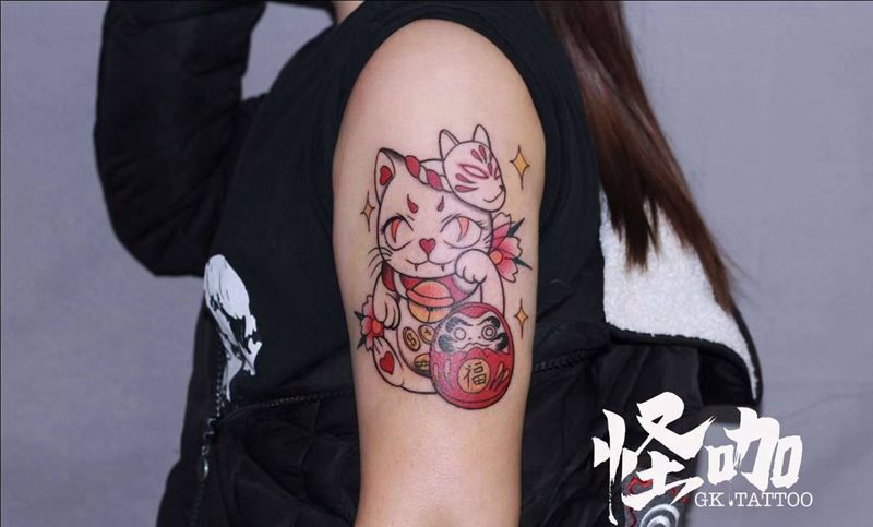 招财猫纹身图片_手臂纹身图案