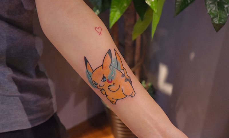皮卡丘纹身图片_手臂纹身图案