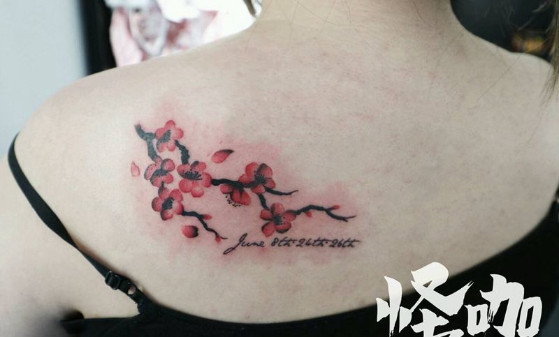 梅花纹身图片_胸部背部纹身图案