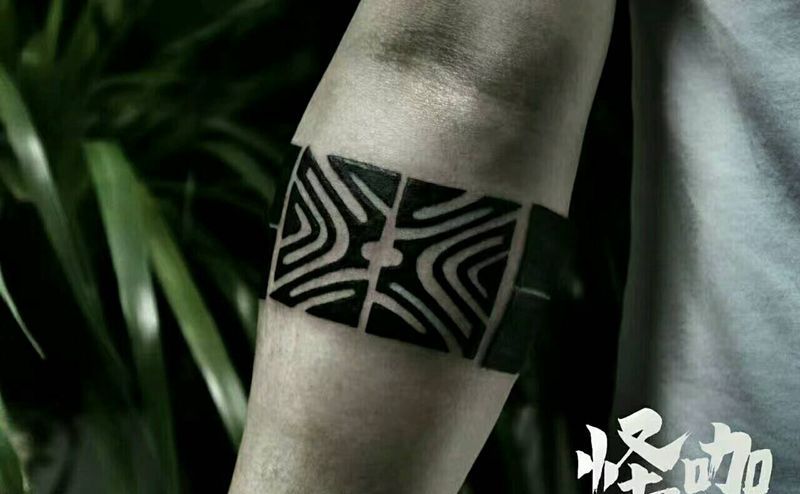 图腾纹身图片_手臂欧美图腾原创成品纹身图案