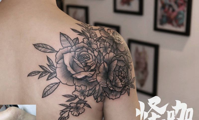 素花疤痕遮盖纹身图片_肩部纹身图案