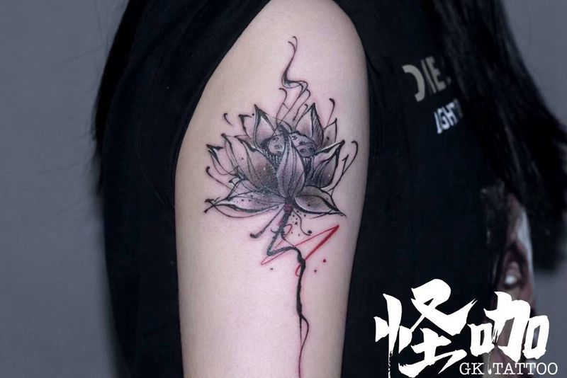 莲花纹身图片_手臂纹身图案