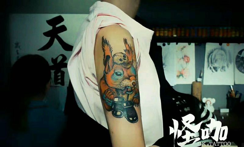 松鼠纹身图片_手臂欧美动物原创成品纹身图案