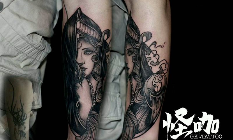 school美女遮盖纹身图片_手臂New School纹身图案