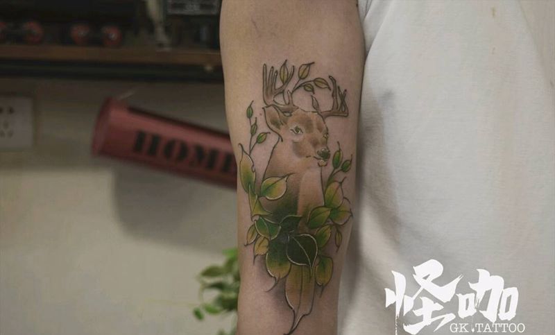 林中鹿纹身图片_手臂纹身图案