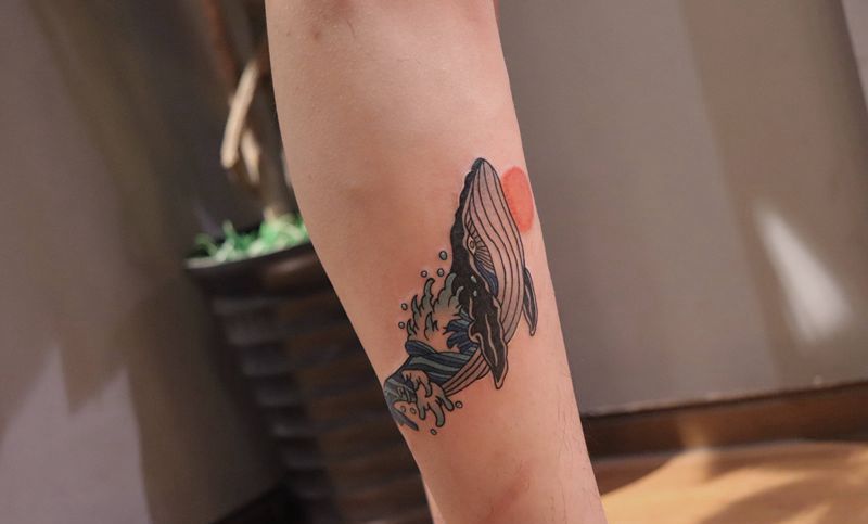 鲸鱼纹身图片_手臂纹身图案