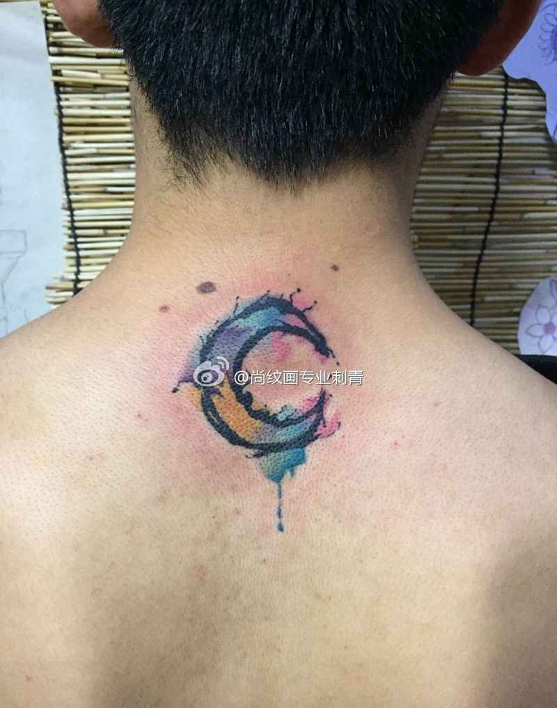 泼墨月亮纹身图片_