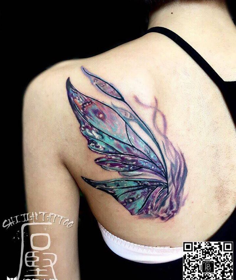 翅膀纹身图片_欧美原创写实背部成品纹身图案