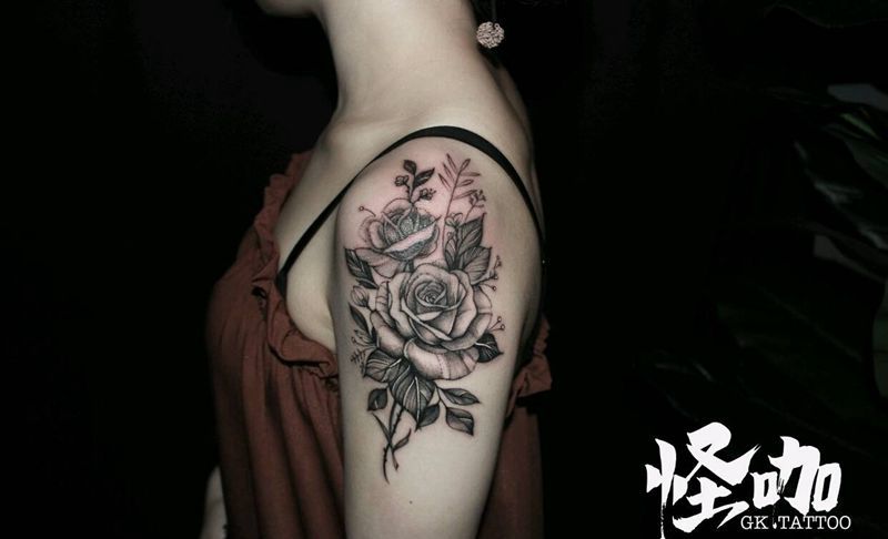 点刺纹身图片_手部纹身图案