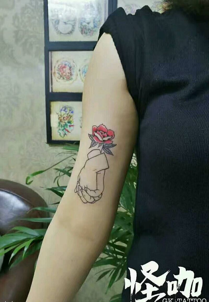 手 玫瑰纹身图片_手臂欧美静物原创成品纹身图案