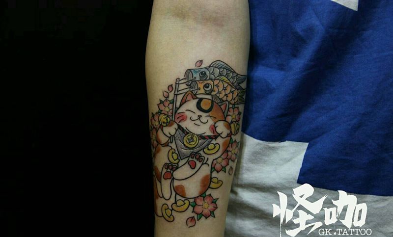 招财猫纹身图片_手臂欧美动物原创成品纹身图案