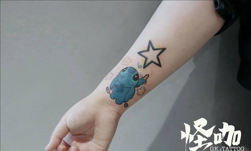 史迪仔纹身图片_手臂纹身图案