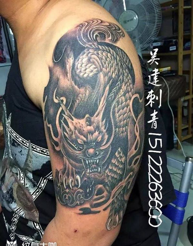 吴建刺青纹身图片_