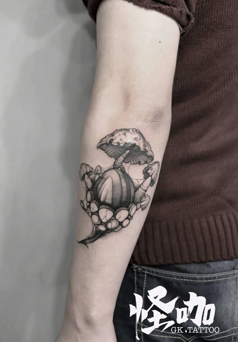 蘑菇纹身图片_手臂纹身图案