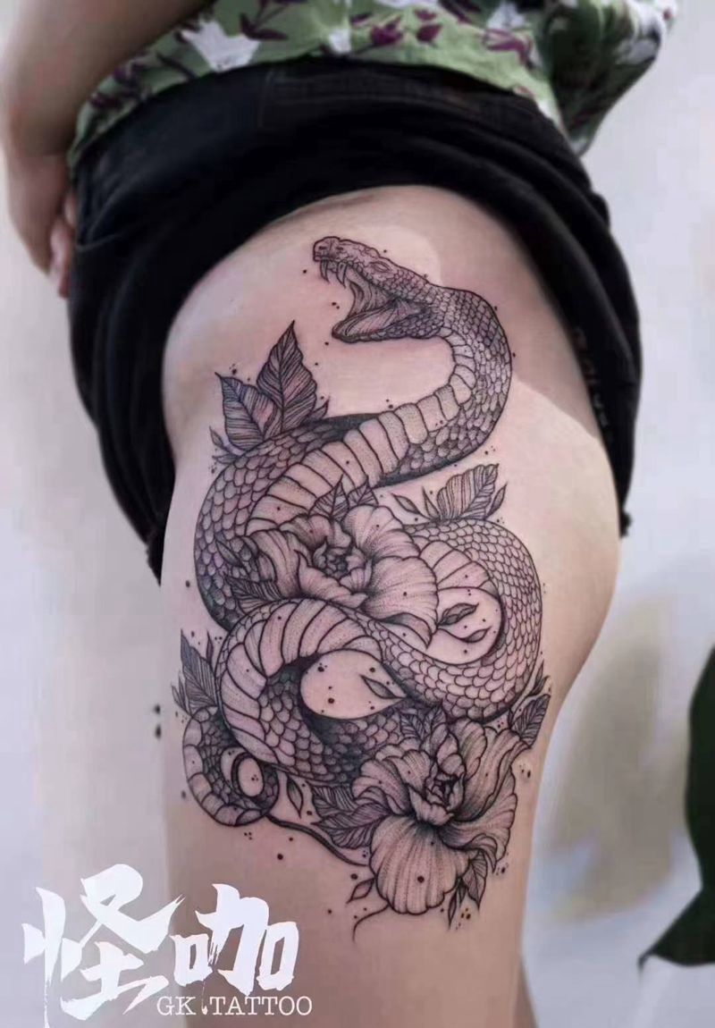 蛇纹身图片_腿部纹身图案
