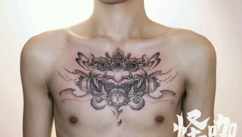 花胸纹身图片_胸部纹身图案