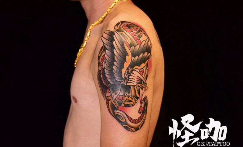 School鹰与蛇纹身图片_