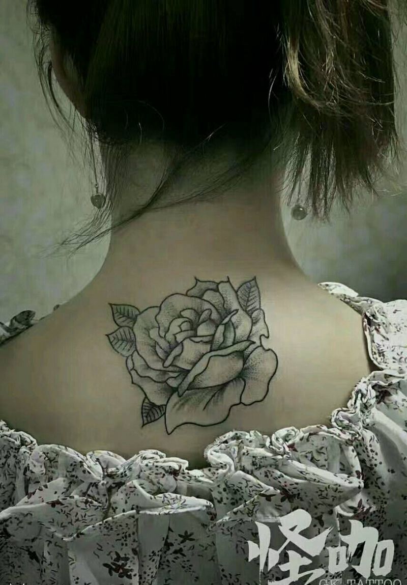 点刺纹身图片_背部欧美植物原创成品纹身图案