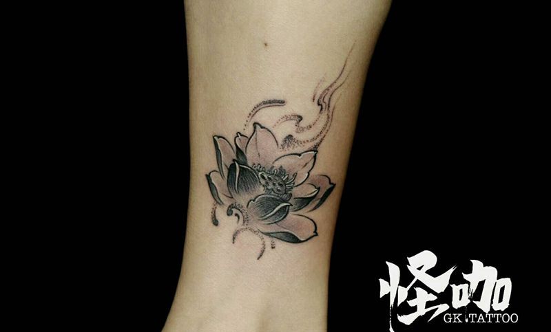 莲花纹身图片_腿部传统静物原创成品纹身图案