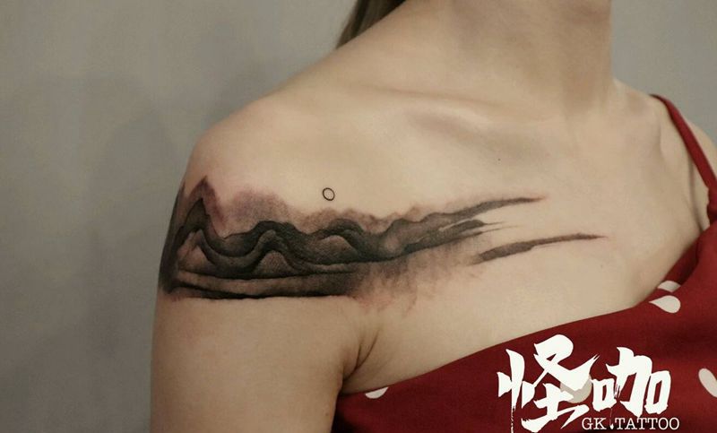 山纹身图片_肩部纹身图案