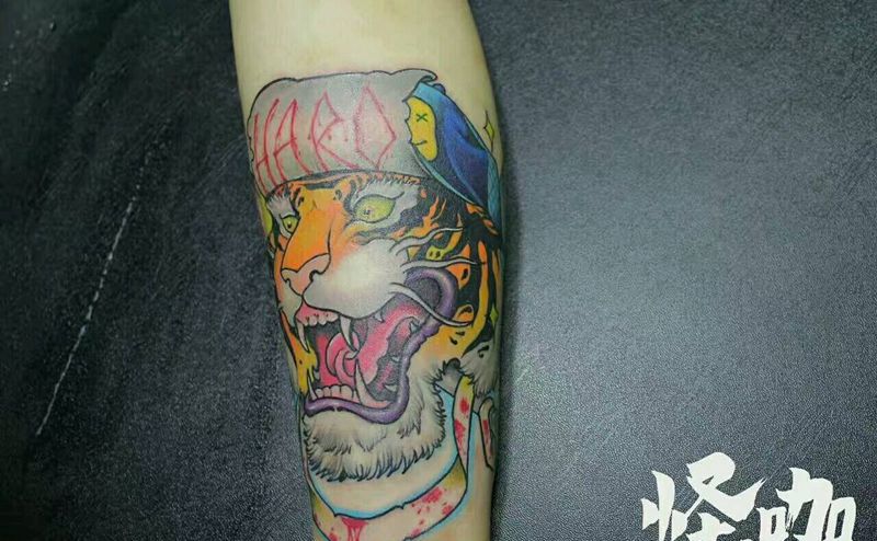 嘻哈虎纹身图片_手臂欧美动物原创成品纹身图案