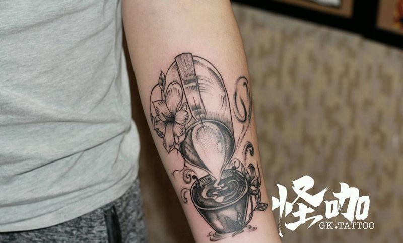 拉花纹身图片_手臂咖啡纹身图案