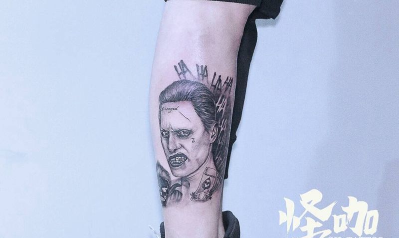 小丑纹身图片_腿部纹身图案