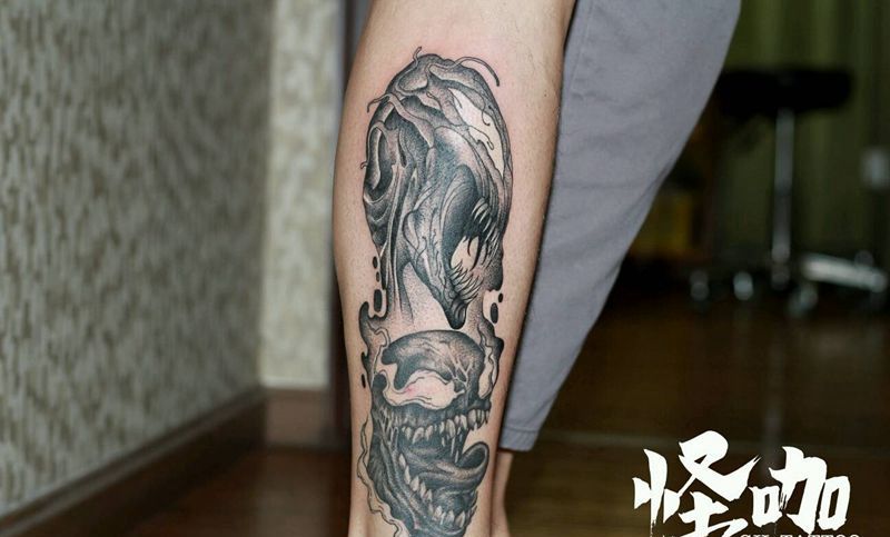 毒液纹身图片_腿部纹身图案