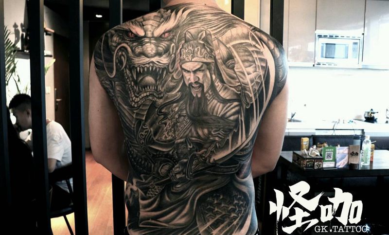 关公纹身图片_背部纹身图案