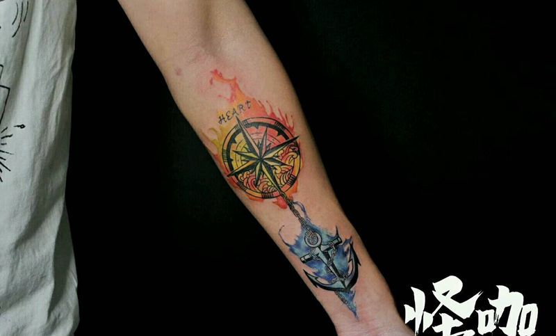 指南针船锚纹身图片_手臂欧美静物原创成品纹身图案